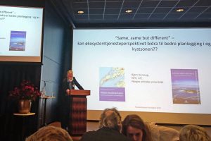 Bjørn Hersoug på Plankonferansen 2018 i Bergen, i regi av Fylkesmannen og Hordaland Fylkeskommune.